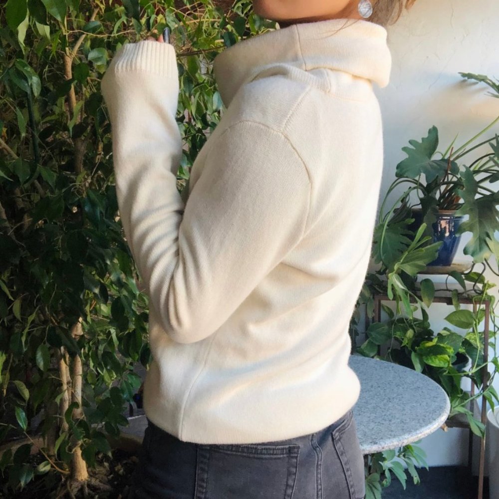 SOLD | Black Label Wool+Cashmere Sweater - Picture 4 of 11